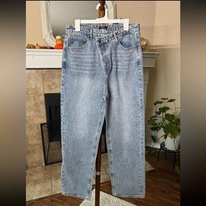 Women’s Light Blue Relaxed Jeans